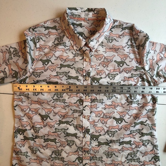 Crown and Ivy Woman’s Multicolor Patterned Button Down Shirt Size M - Picture 3 of 7